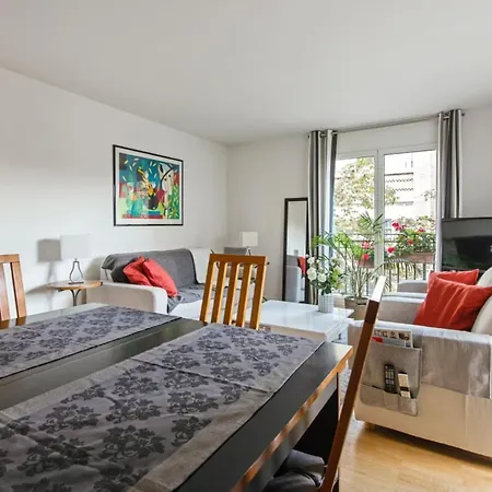 Apartament Character Flat With Terrace Close To Eiffel Tower In - Welkeys Paryż