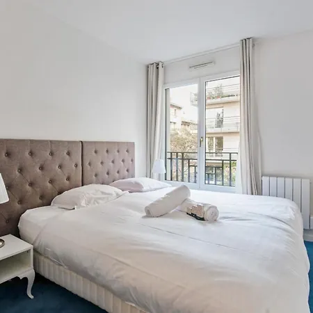 Apartament Character Flat With Terrace Close To Eiffel Tower In - Welkeys Paryż