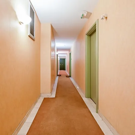 Character Flat With Terrace Close To Eiffel Tower In - Welkeys