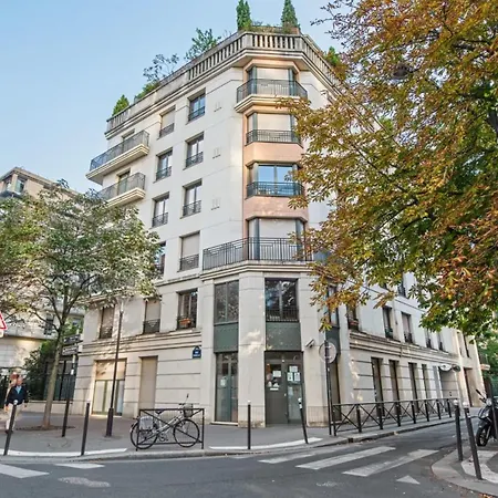 Apartament Character Flat With Terrace Close To Eiffel Tower In - Welkeys Paryż